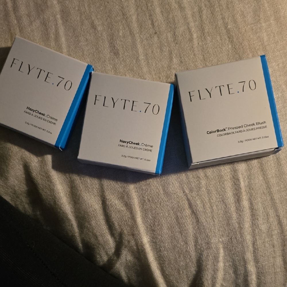 FLYTE.70 Cheek Makeup Set